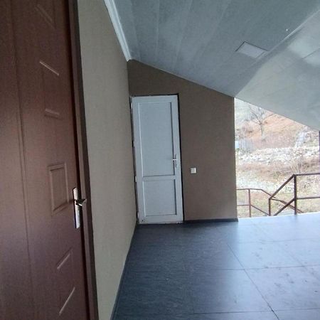Lika'S Sweet House Apartment Katskhi Exterior foto
