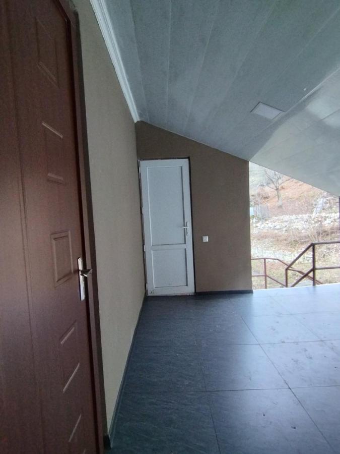 Lika'S Sweet House Apartment Katskhi Exterior foto